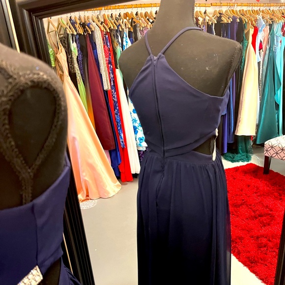 Long prom dress - Picture 2 of 5